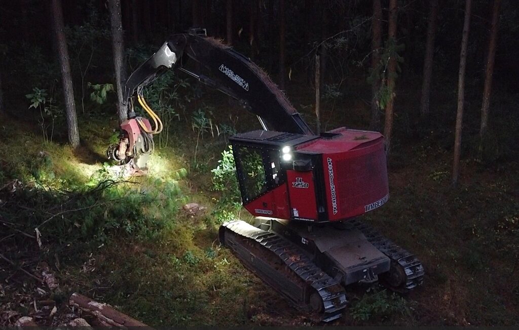 The TimberPro 725D levelling harvester has excellent lights for working at night